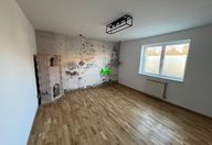 1.200 €, Casă