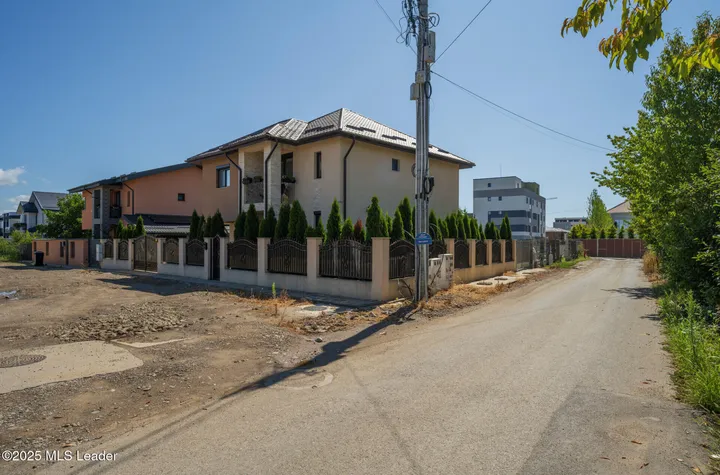 Casa individuala de vanzare Albert-Ploiesti. anunturi imobiliare Prahova
