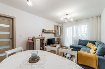 Apartament cu 3 camere decomandate la cheie, etaj 1 Comision 0 anunturi imobiliare Arad