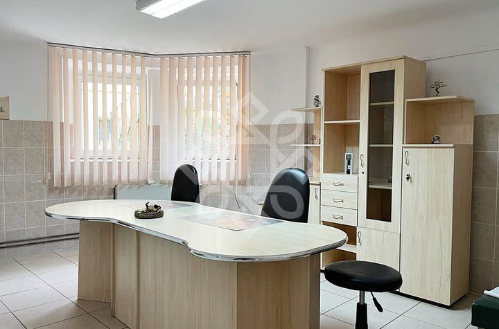 Spatiu comercial de vanzare ultracentral in zona Primariei Oradea anunturi imobiliare Bihor