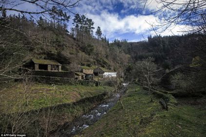 Sătucele spaniole, scoase la vânzare. Preţurile încep de la 60.000 euro (FOTO)