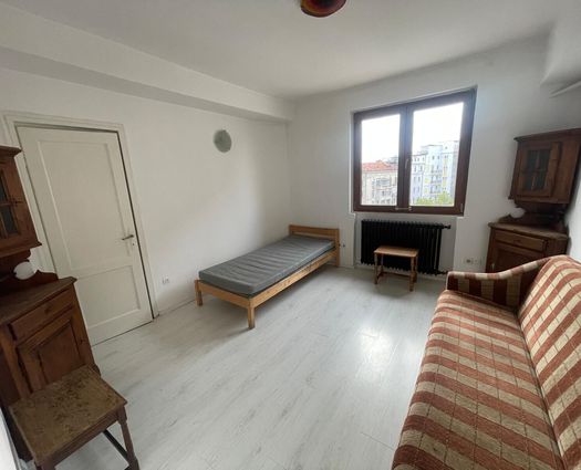 Apartament 3 camere P-ta Universitatii, 70 mp