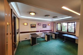 Apartament cu 3 camere de vanzare in Campina - Zona ultracentrala anunturi imobiliare Prahova