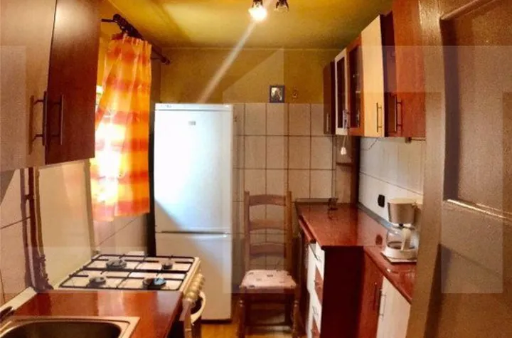 Apartament 3 camere de vanzare DEMOCRATIEI - Prahova anunturi imobiliare Prahova