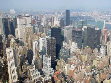 Locuinţele din Manhattan se ieftinesc, deşi există clienţi pentru proprietăţile de zeci de milioane de dolari