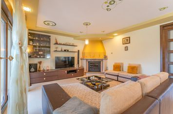 Casă - 5 camere de vanzare SACELE - Brasov anunturi imobiliare Brasov