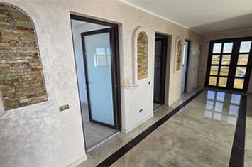 Vilă - 5 camere de vanzare MOARA - Suceava anunturi imobiliare Suceava