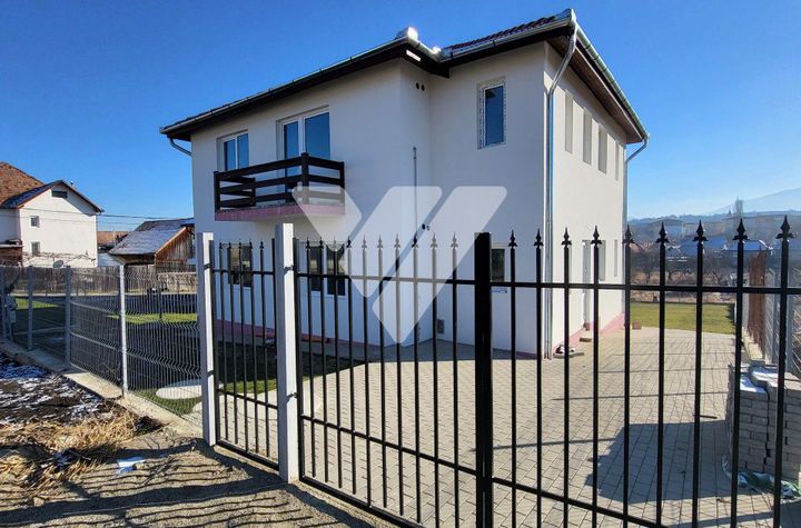 Vilă - 8 camere de vanzare CISNADIE - Sibiu anunturi imobiliare Sibiu