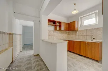 Apartament in vila 2 camere demisol Piata Sfantul Stefan anunturi imobiliare Bucuresti