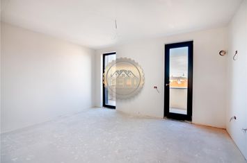 Apartament 3 camere de vanzare CENTRAL - Bihor anunturi imobiliare Bihor