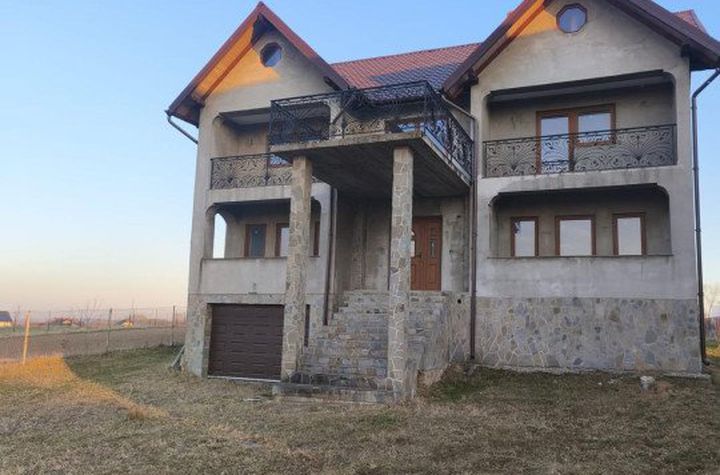 Vilă - 8 camere de vanzare MARGINEA - Suceava anunturi imobiliare Suceava