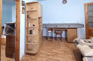 VANZARE 2 CAMERE -  40 MP. - GAESTI anunturi imobiliare Dambovita