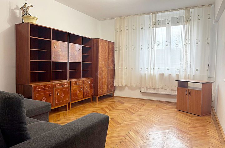 Apartament cu 3 camere de inchiriat pe strada Republicii, Oradea anunturi imobiliare Bihor