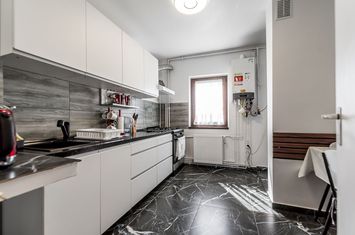 Rezervat Apartament renovat cu 2 camere Micalaca etaj 3 Comision 0 anunturi imobiliare Arad