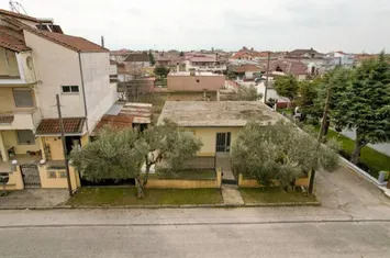 Casă 80 mp pe lot 332 mp în Agios Athanasios anunturi imobiliare Grecia