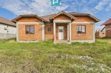 Casă la roșu, 4 camere, Zimandul Nou anunturi imobiliare Arad