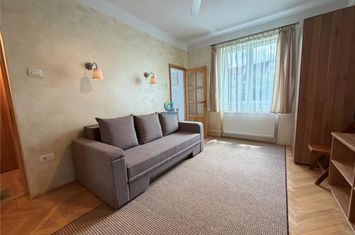Garsonieră de inchiriat BRASOVUL VECHI - Brasov anunturi imobiliare Brasov