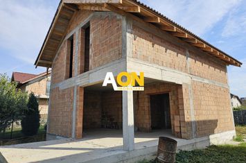 Casa la rosu, 4 camere, 2 bai, 345 mp teren, zona Ampoi 3 anunturi imobiliare Alba
