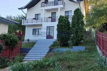 Vilă - 4 camere de vanzare IASI - Iasi anunturi imobiliare Iasi