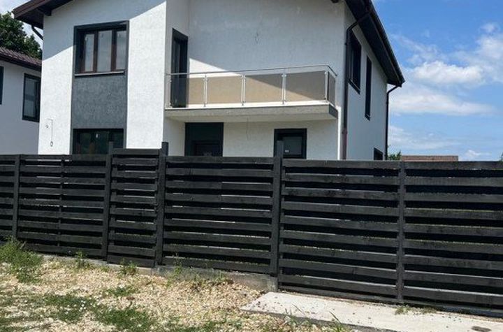 Vilă - 5 camere de vanzare OSTRATU - Bucuresti anunturi imobiliare Bucuresti