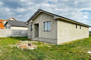 Casa 4 camere de vanzare in Cihei | Panouri fotovoltaice anunturi imobiliare Bihor