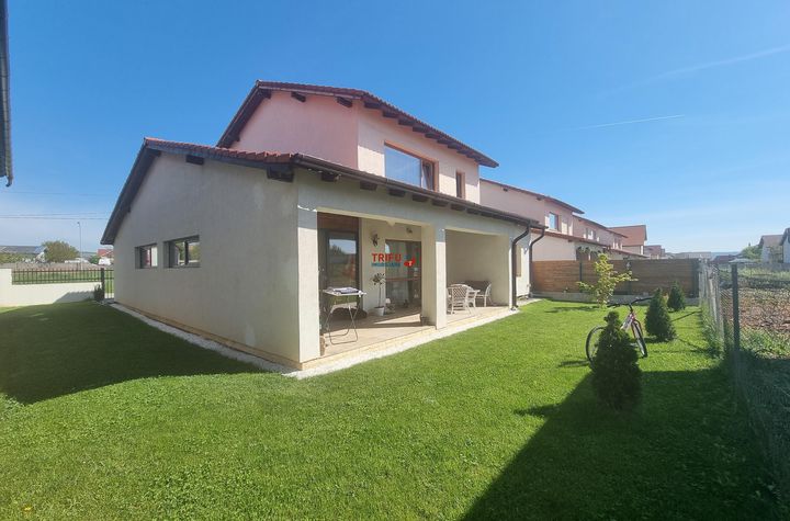 Casă - 4 camere de vanzare CENTRAL - Alba anunturi imobiliare Alba
