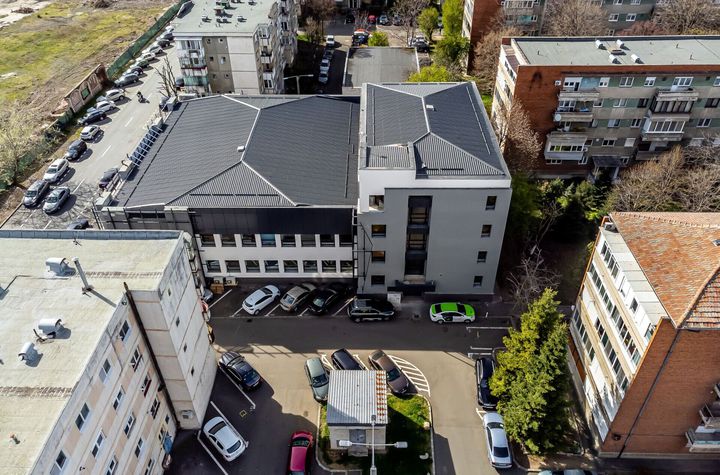 Spațiu modern pentru clinici private sau companii de top - închiriere anunturi imobiliare Arad