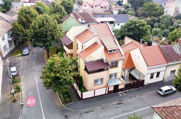 Vilă - 7 camere de vanzare CENTRAL - Satu Mare anunturi imobiliare Satu Mare