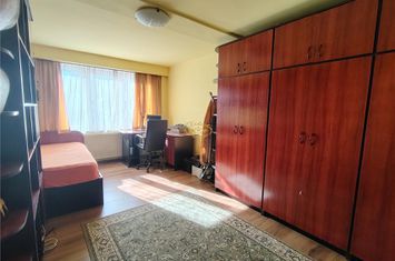 Apartament 4 camere de vanzare CENTRAL - Harghita anunturi imobiliare Harghita