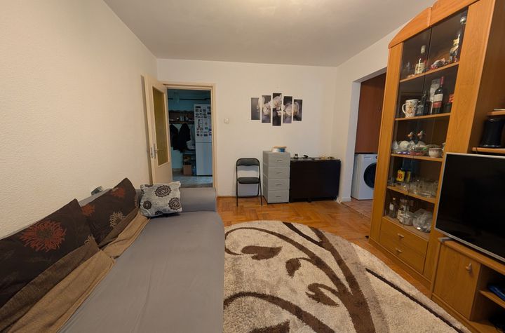 Apartament 3 camere de vanzare ZIMBRU - Bacau anunturi imobiliare Bacau