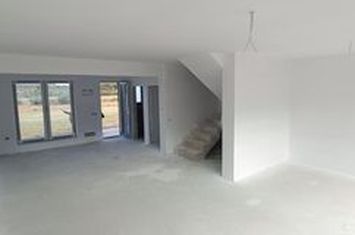 Vilă - 4 camere de vanzare RASINARI - Sibiu anunturi imobiliare Sibiu