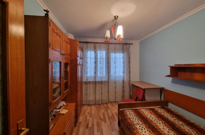 Apartament 3 camere de vanzare CENTRAL - Bacau anunturi imobiliare Bacau