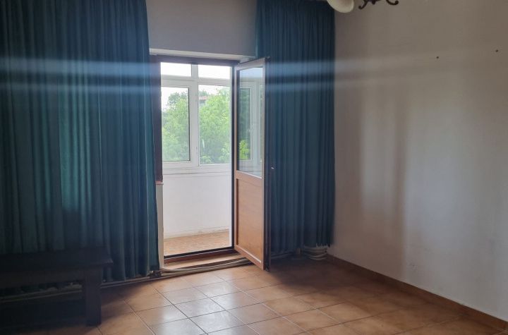 Apartament 3 camere de vanzare CALARASI - Calarasi anunturi imobiliare Calarasi
