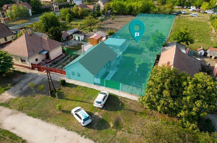 Casă cu 3 camere în Bătania, Ungaria anunturi imobiliare Arad