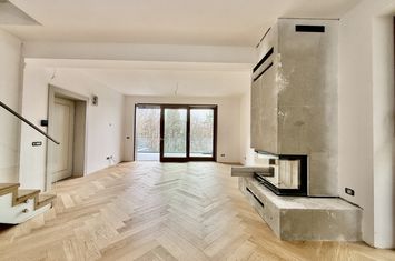 Apartament 4 camere de vanzare SINAIA - Prahova anunturi imobiliare Prahova
