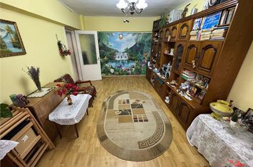 Apartament 3 camere de vanzare CENTRAL - Vrancea anunturi imobiliare Vrancea