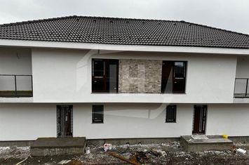 Vilă - 4 camere de vanzare FLORESTI - Cluj anunturi imobiliare Cluj