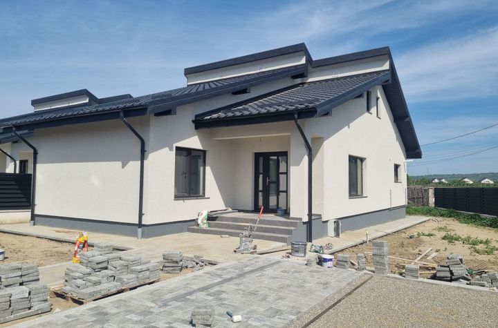 Casă - 4 camere de vanzare BACAU - Bacau anunturi imobiliare Bacau