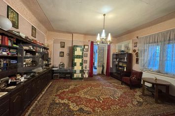 Casă - 4 camere de vanzare PESTISU MIC - Hunedoara anunturi imobiliare Hunedoara