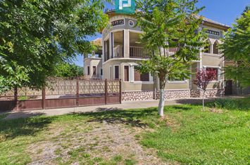 Casă/vilă cu 10 camere – Ineu, centru anunturi imobiliare Arad