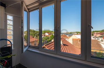 Apartament 3 camere de inchiriat CENTRAL - Bihor anunturi imobiliare Bihor