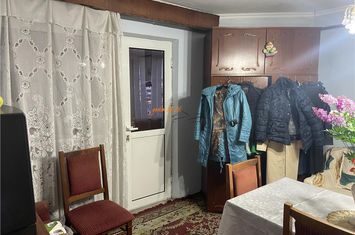 Apartament 4 camere de vanzare ULTRACENTRAL - Vrancea anunturi imobiliare Vrancea