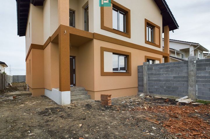 Duplex în Moșnița Nouă, în spate la Castel anunturi imobiliare Timis