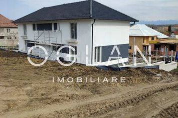 Vilă - 4 camere de vanzare CISNADIE - Sibiu anunturi imobiliare Sibiu