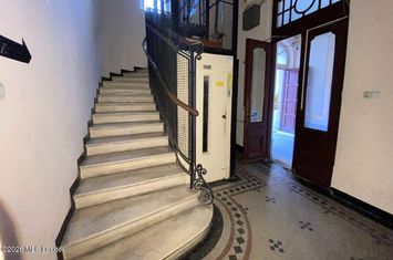B-dul Carol I nr. 59, 188 mpu, etaj 3, 6 camere, bloc mic anunturi imobiliare Bucuresti
