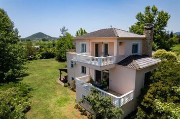 Casă individuală 390 mp pe teren 4.350 mp, Nea Peramos anunturi imobiliare Grecia