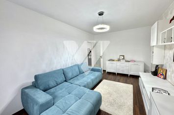 Apartament 3 camere de vanzare VASILE AARON - Sibiu anunturi imobiliare Sibiu