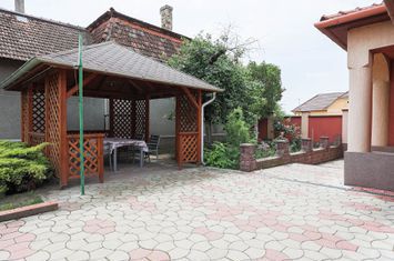 Casă spațioasă cu 4 dormitoare în Nădlac – gata de mutare! anunturi imobiliare Arad