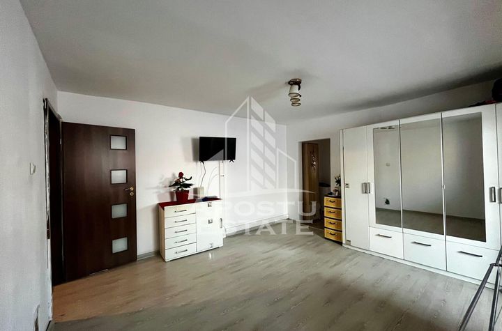Apartament 3 camere,etaj 3,zona UMT anunturi imobiliare Timis