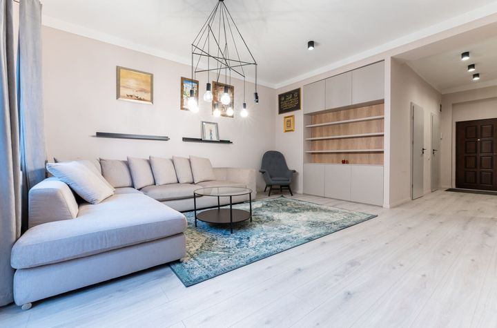 Apartament ultrafinisat, etajul 1, cladire Art Nouveau-Semicentral anunturi imobiliare Cluj
